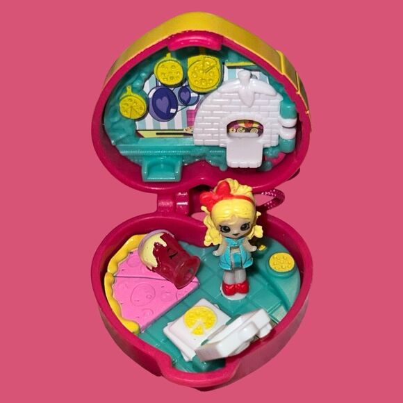 Set of 9 Moose Toys Shopkins Lil Secrets- Necklace Lockets - Picture 6 of 11